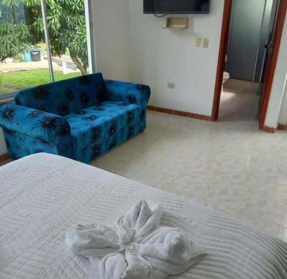 غرفة ديلوكس رباعية, Guacamayas Resort Vacation