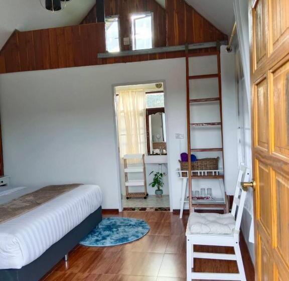 Номер Стандарт Трехместный, สวนเบอร์รีแคมป์ทนายจุฬา Berry Camp Korat
