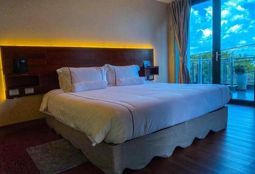 سوییت, De Turistas Iquitos