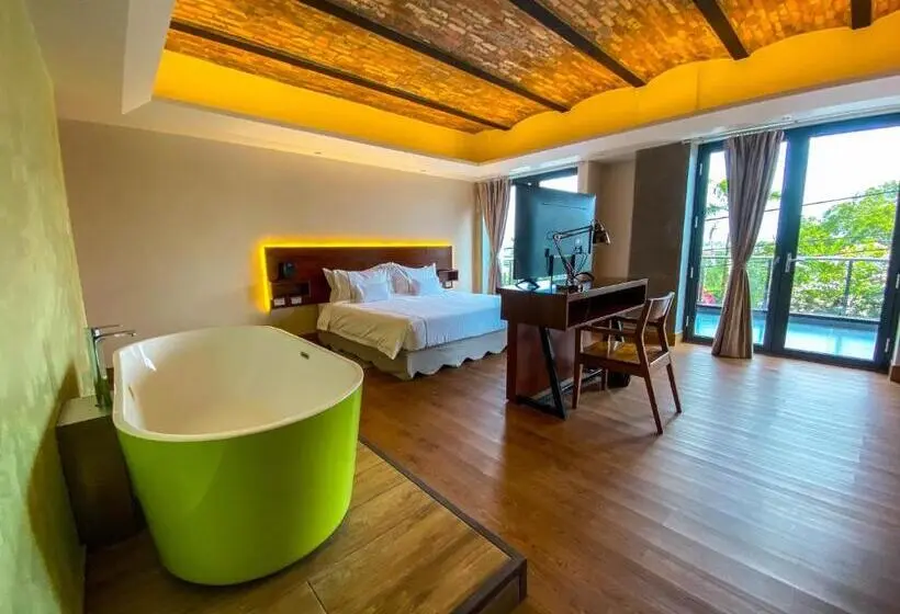 Sviitti, De Turistas Iquitos