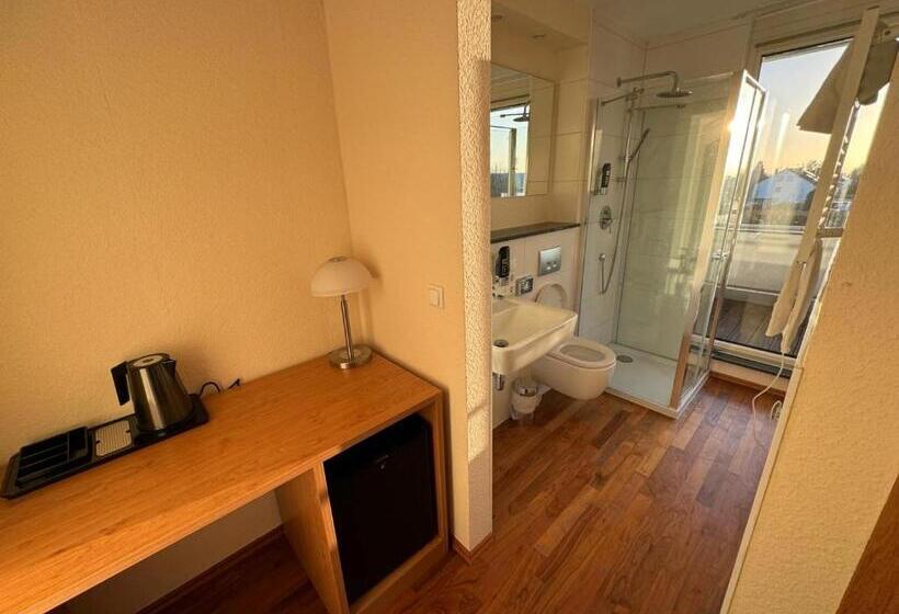 标准单人间, Wal