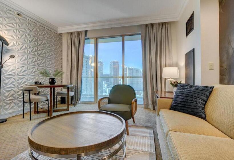 스탠다드 스튜디오 킹침대, Jewel Suite W/balcony Mgm Signature  23rd Floor Strip View