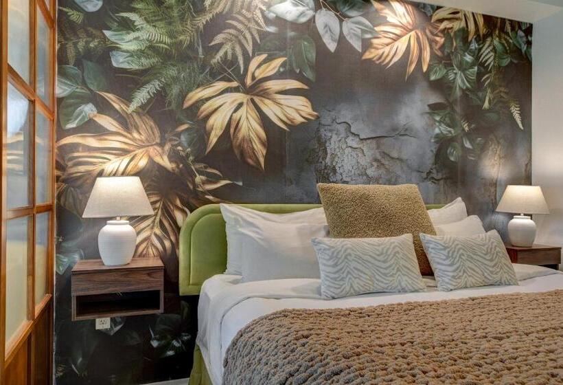 스탠다드 스튜디오 킹침대, Jewel Suite W/balcony Mgm Signature  23rd Floor Strip View