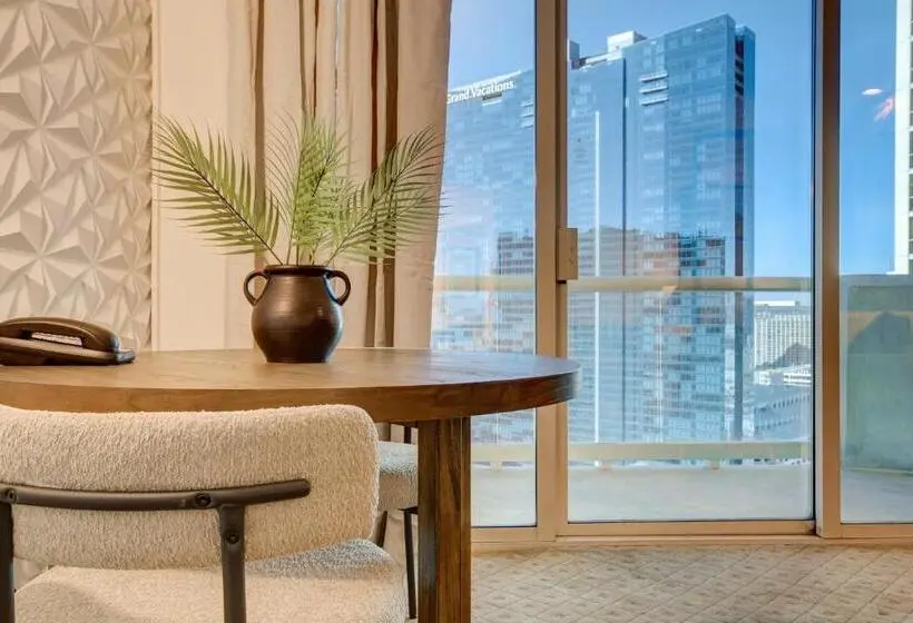 استودیو استاندارد با تخت کینگ, Jewel Suite W/balcony Mgm Signature  23rd Floor Strip View