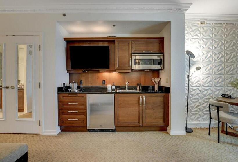 Estúdio standard Cama King, Jewel Suite W/balcony Mgm Signature  23rd Floor Strip View