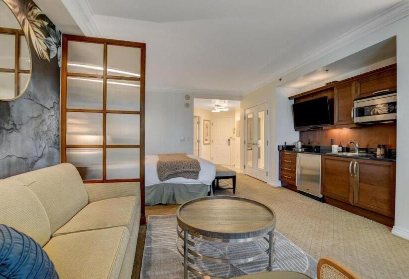 Студио Стандарт Кровать Кинг, Jewel Suite W/balcony Mgm Signature  23rd Floor Strip View