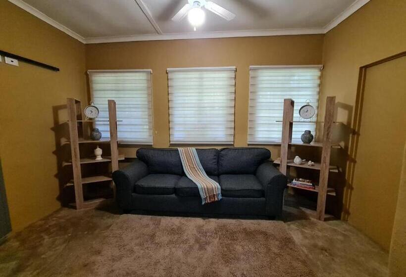 Номер Deluxe, Serval Guest House