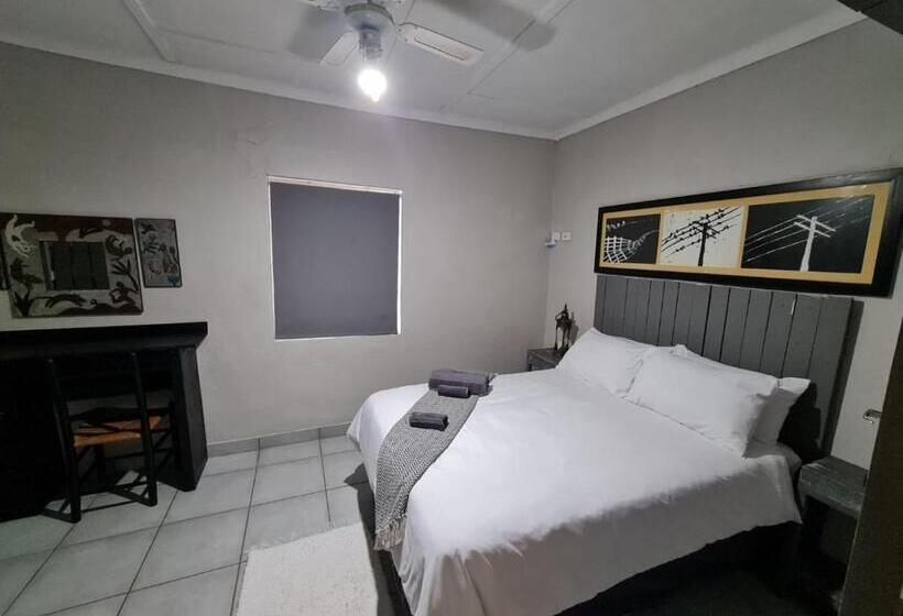 Номер Стандарт Совместная Ванная, Serval Guest House