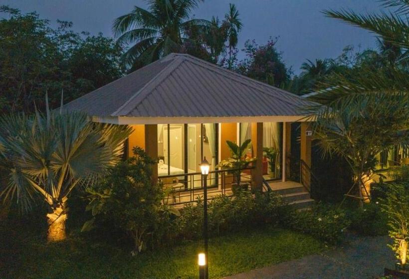 Suite, Seeview Resort