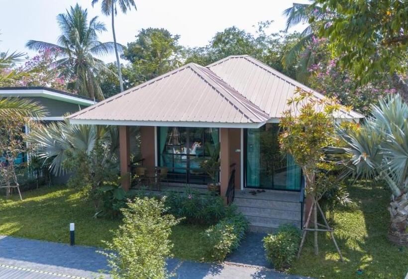 Suite, Seeview Resort