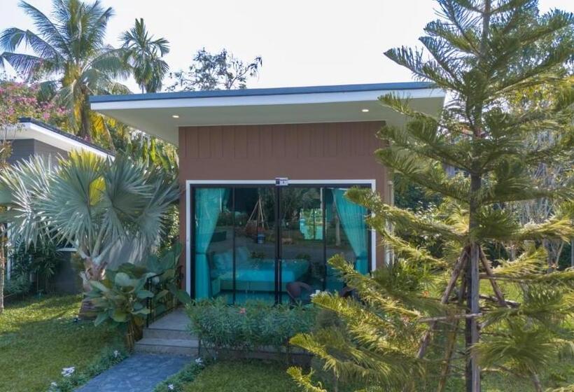 اتاق لوکس با تخت بزرگ, Seeview Resort