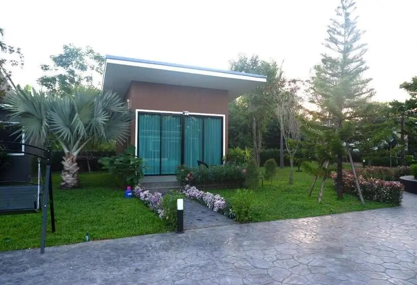 اتاق لوکس سه تخته, Seeview Resort