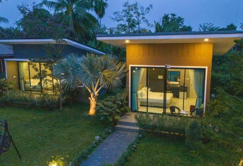 Pokój Deluxe Trzyosobowy, Seeview Resort