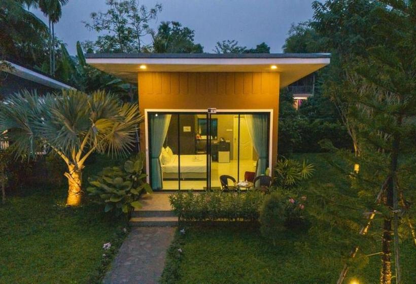 Pokój Deluxe Trzyosobowy, Seeview Resort