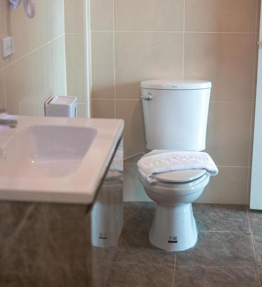 Pokój Deluxe Trzyosobowy, Seeview Resort