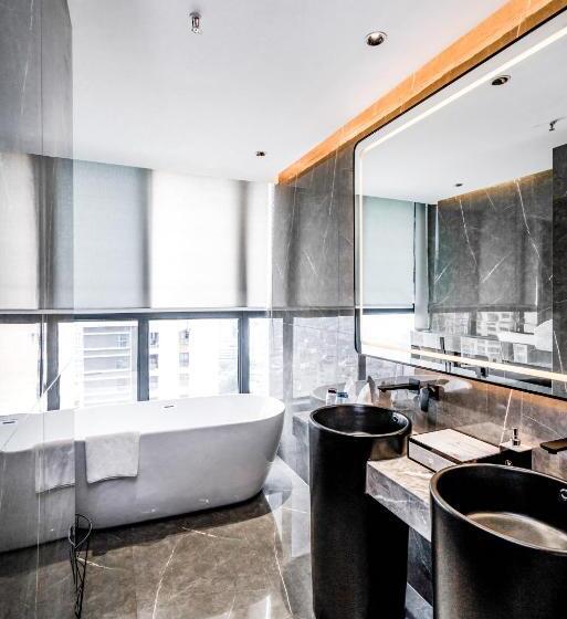 جناح, Yunmu Hotel Luzhou