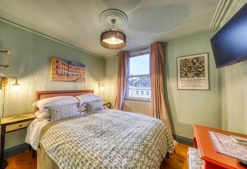 غرفة قياسية, The Bluebell