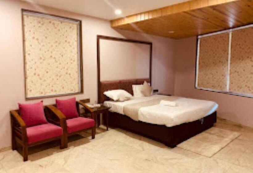 Номер Deluxe Кровать Кинг, Radhe Anand