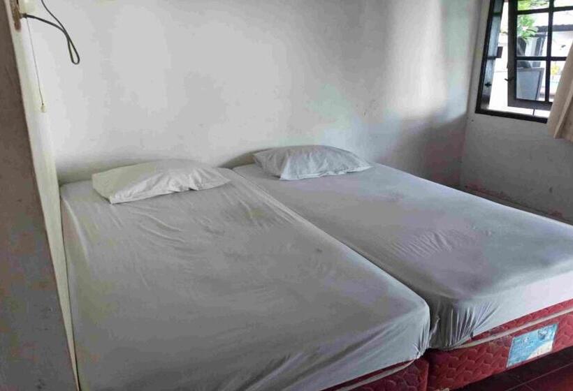 スタンダードルーム, Spot On 93436 Penginapan Mekar Sari