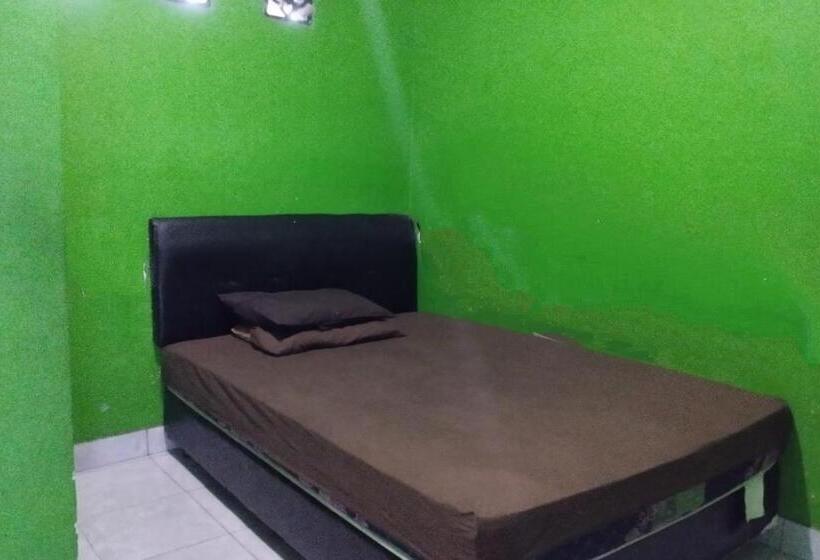 スタンダードルーム, Spot On 93436 Penginapan Mekar Sari