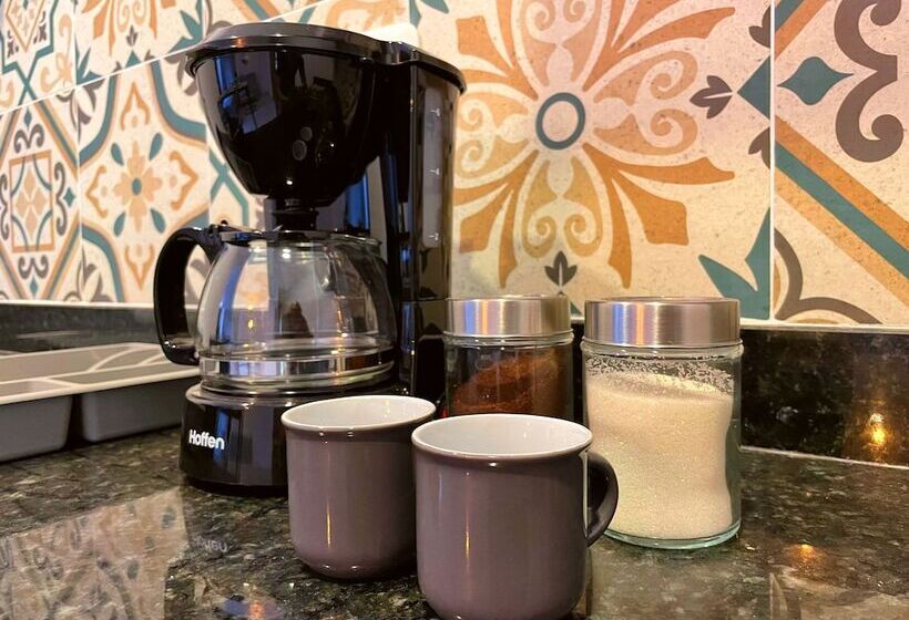 اتاق خانوادگی, Trip Monkey Del Río