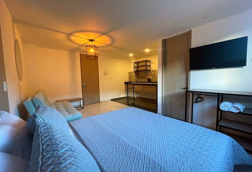 اتاق خانوادگی, Trip Monkey Del Río