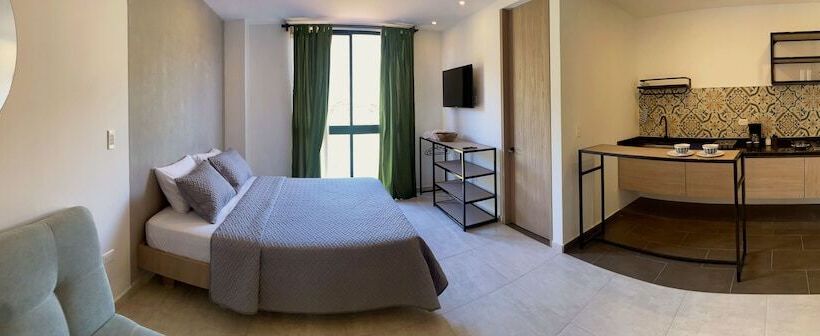 اتاق خانوادگی, Trip Monkey Del Río