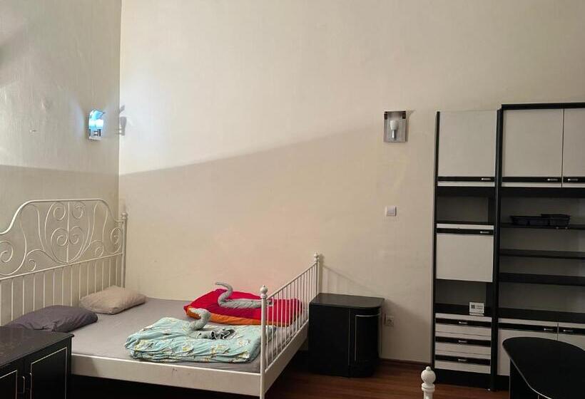 חדר משפחתי חדר אמבטיה משותף, Buda Nyugati Railway Station