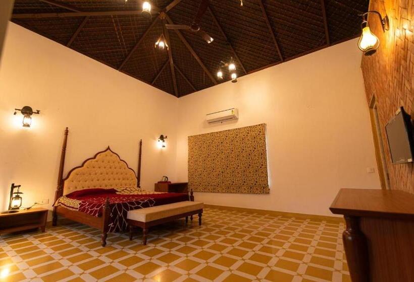 غرفة عائلية مطلّة علي الجبل, The Urban Turban