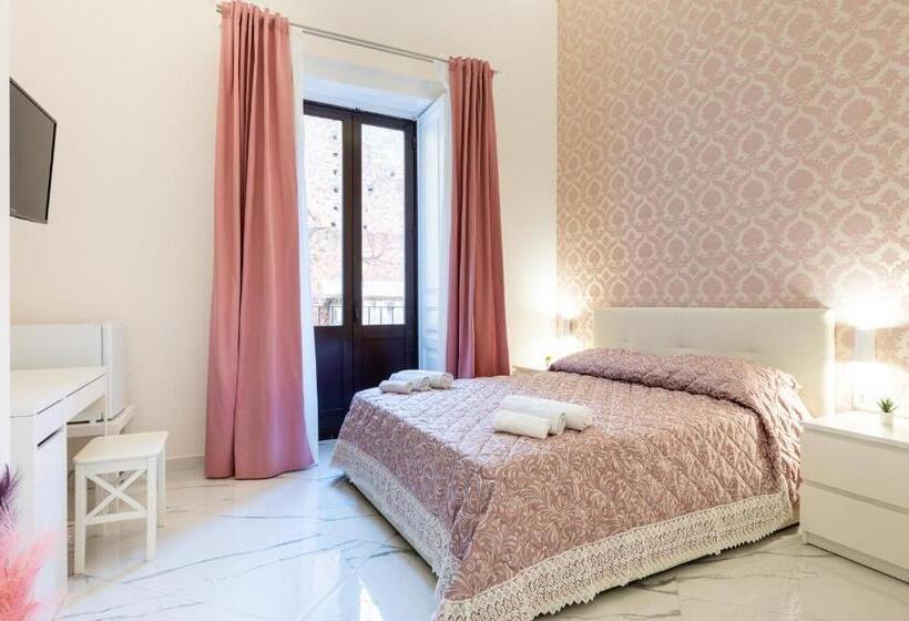 اتاق استاندارد با بالکن, Palazzobellini