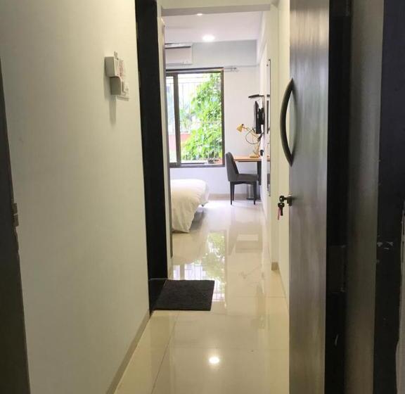 Номер Стандарт, Hooliv Ariana