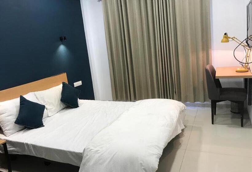 Номер Стандарт, Hooliv Ariana