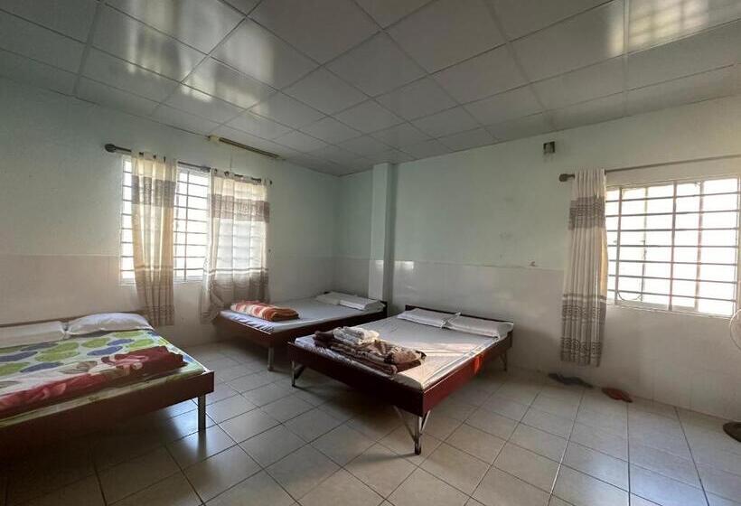 سوییت سوپریور, Oyo 1220 Nha Nghi Kim Van