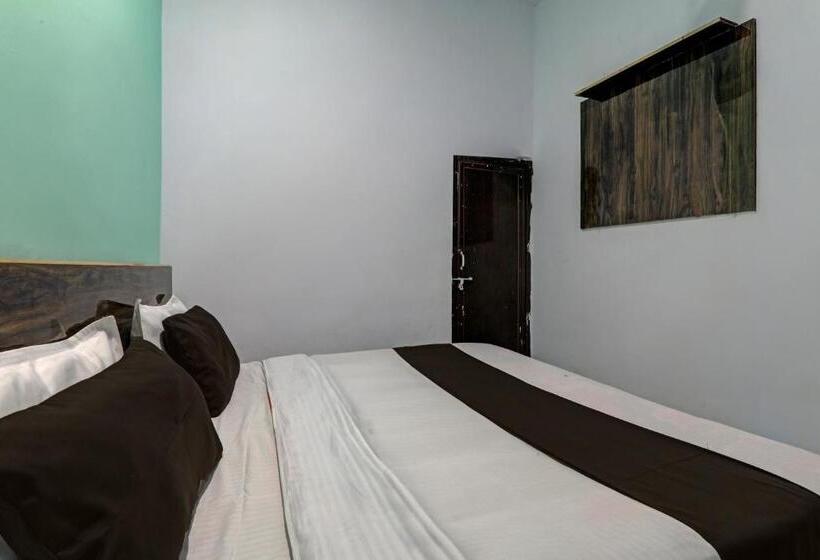 トリプルクラシックルーム, Oyo Flagship Prayag Bhagirathi