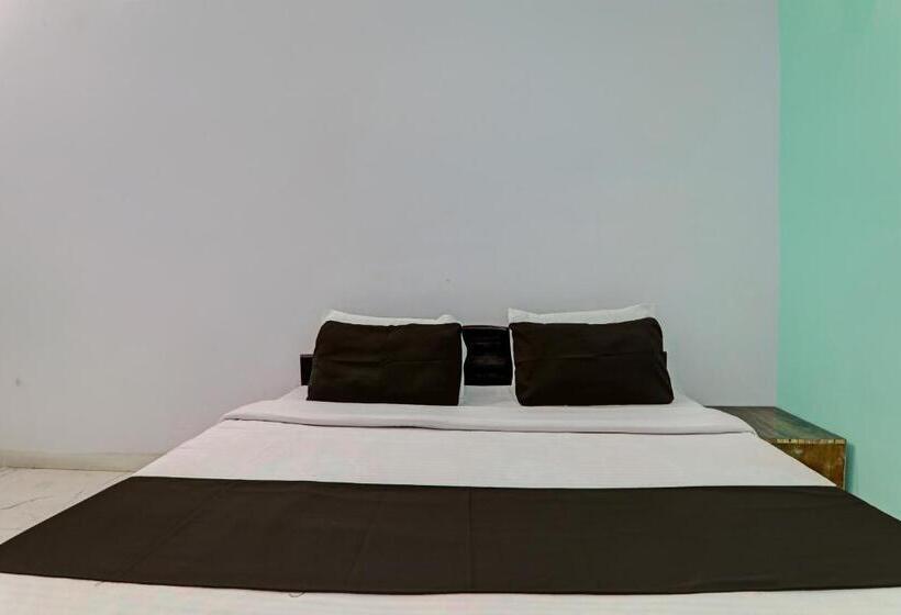 トリプルクラシックルーム, Oyo Flagship Prayag Bhagirathi