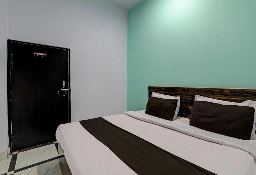 トリプルクラシックルーム, Oyo Flagship Prayag Bhagirathi