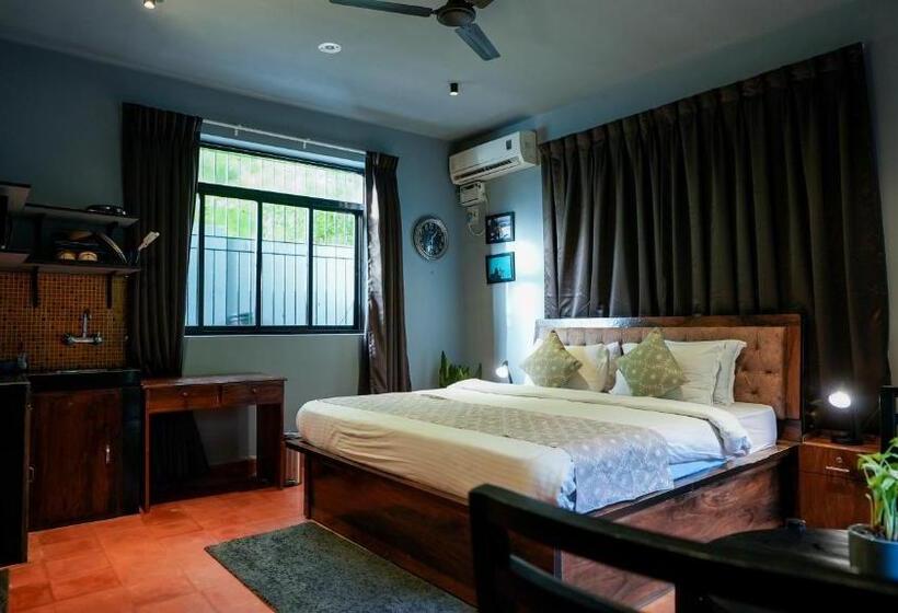 סטודיו סופריור, Sortby Stays, Vagator