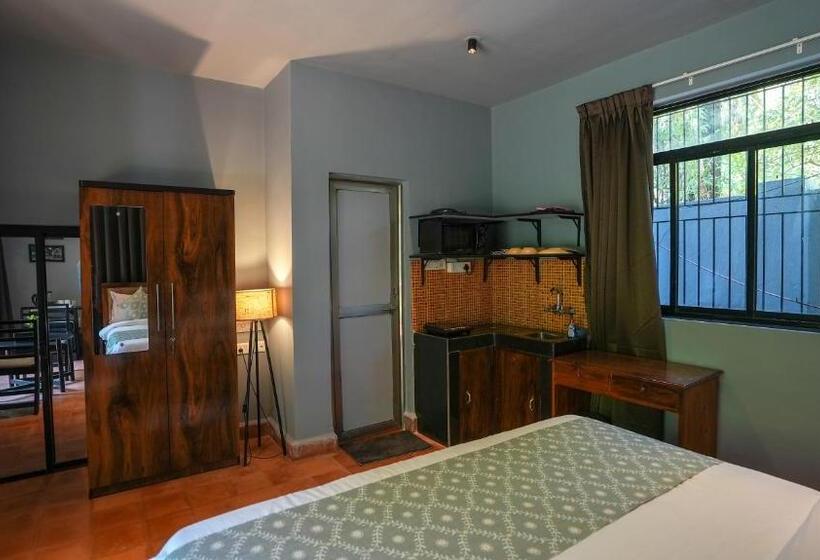 סטודיו סופריור, Sortby Stays, Vagator