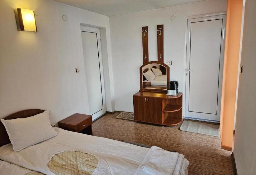 Номер Стандарт Вид на Горы, Cтаи за гости бърдареви