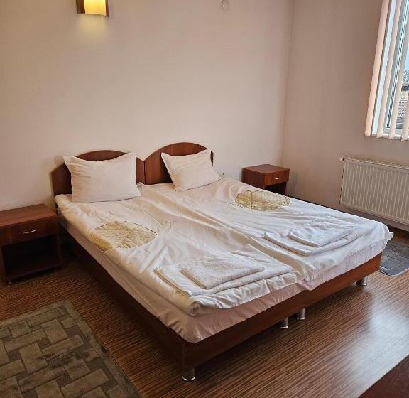 Номер Стандартный с Видом, Cтаи за гости бърдареви