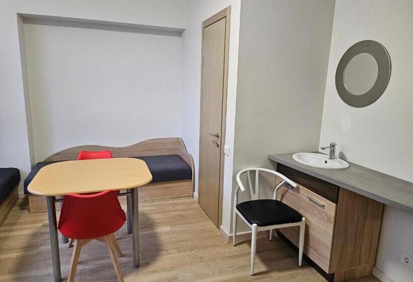 اتاق استاندارد چهار تخته, Kauno Apartamentai Big Room King Size Bed