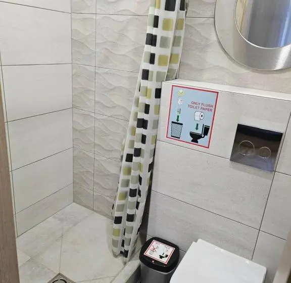 اتاق استاندارد چهار تخته, Kauno Apartamentai Big Room King Size Bed