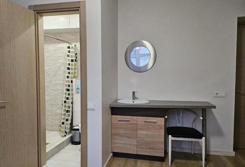 اتاق استاندارد چهار تخته, Kauno Apartamentai Big Room King Size Bed