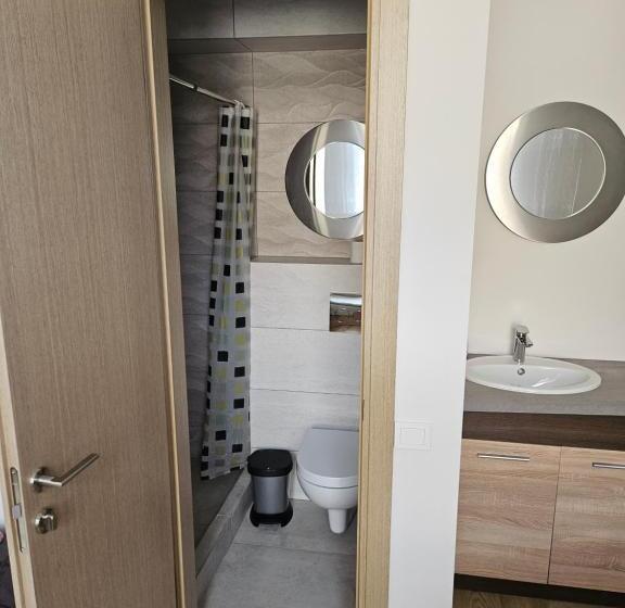 اتاق استاندارد چهار تخته, Kauno Apartamentai Big Room King Size Bed