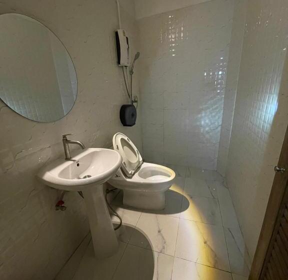 كوخ قياسي, Amornkeeree Khao Sok Camping