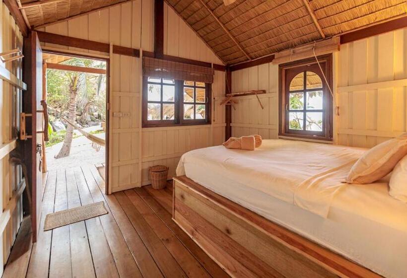 スタンダードバンガロー, Whynam Beach