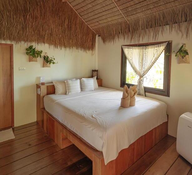 בקתה דלוקס, Whynam Beach