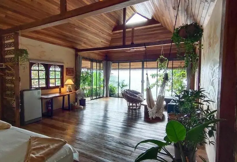 オーシャンビュースイート, Whynam Beach