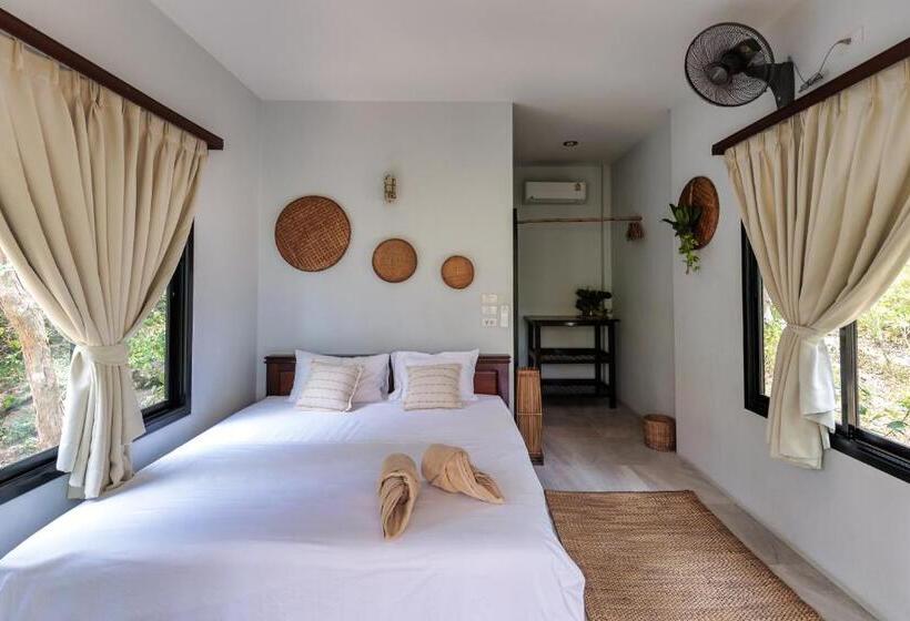 スーペリアーバンガロー, Whynam Beach