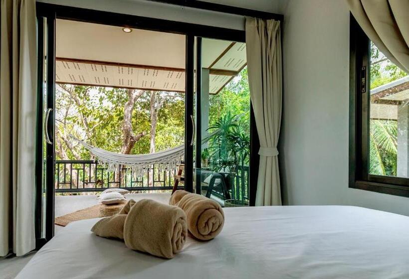 スーペリアーバンガロー, Whynam Beach